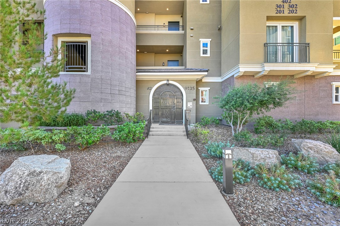 Photo 11 of 89, 9125 Las Manaitas Avenue #302