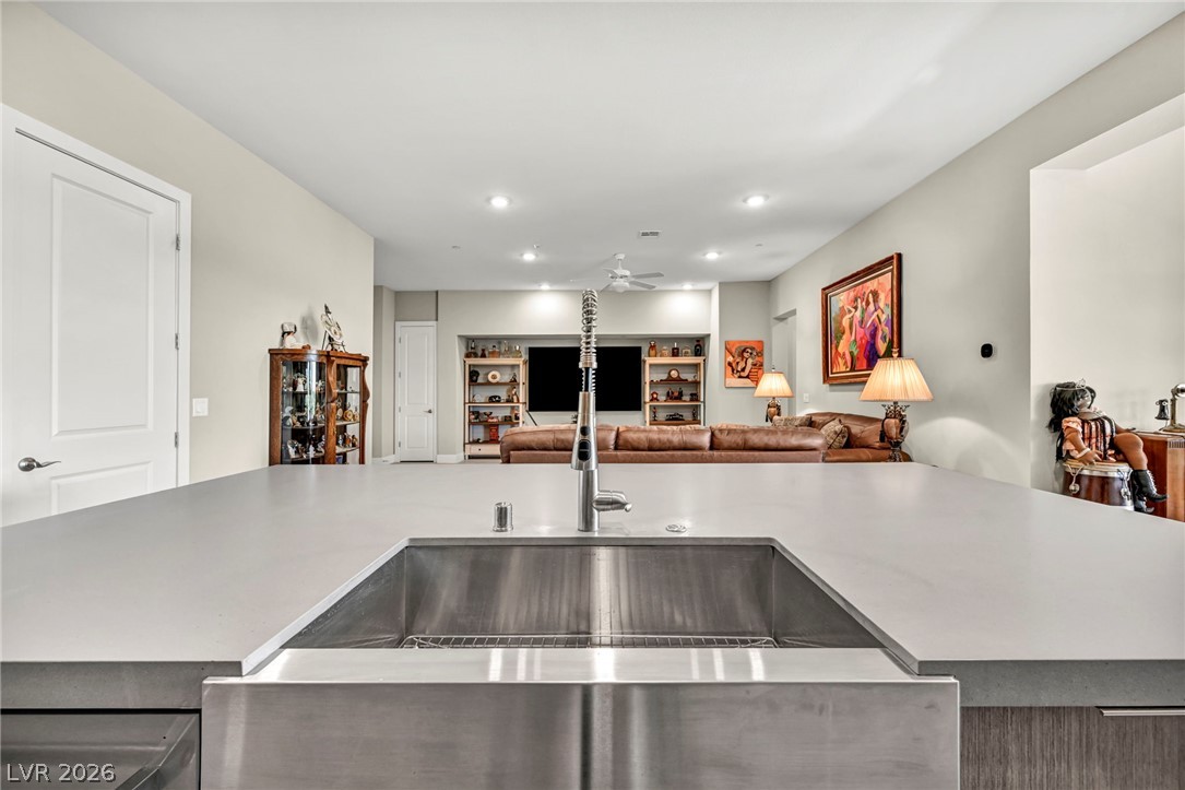 Photo 28 of 89, 9125 Las Manaitas Avenue #302