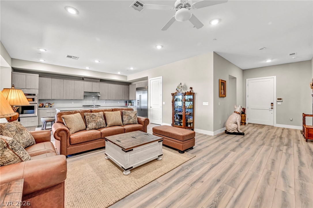Photo 19 of 89, 9125 Las Manaitas Avenue #302