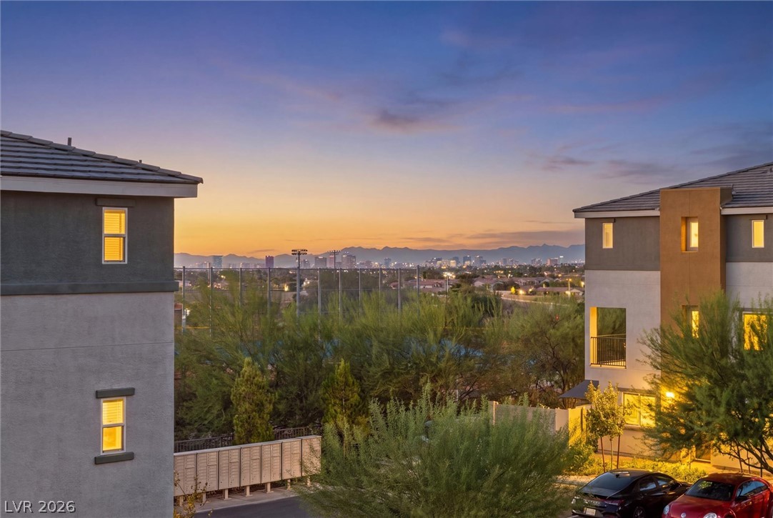 10059 Dazzling Sunrays Avenue, Las Vegas 89129