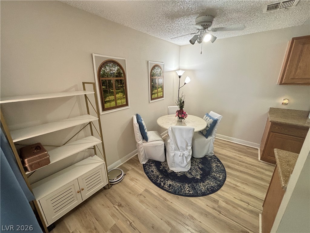 Photo 10 of 24, 1515 E Reno Avenue #C206