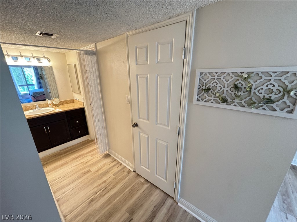 Photo 18 of 24, 1515 E Reno Avenue #C206