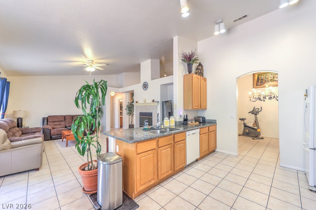 Photo 9 of 33, 8628 Highland View Avenue