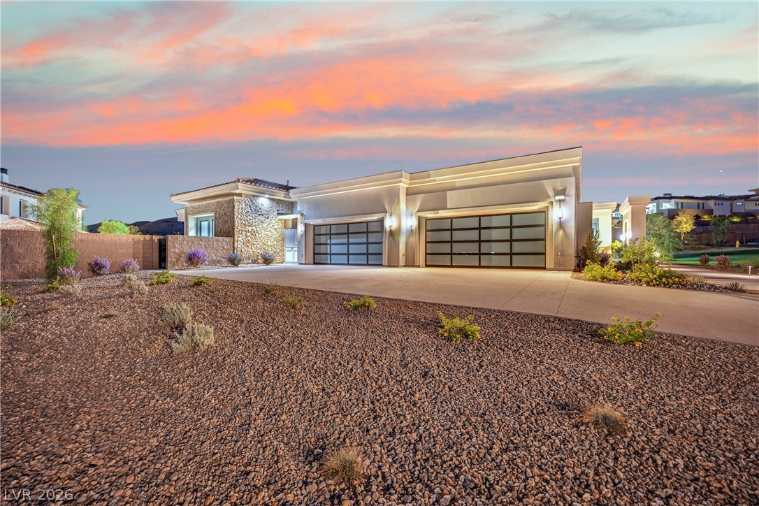 20 Olympia Canyon Way, Las Vegas 89141