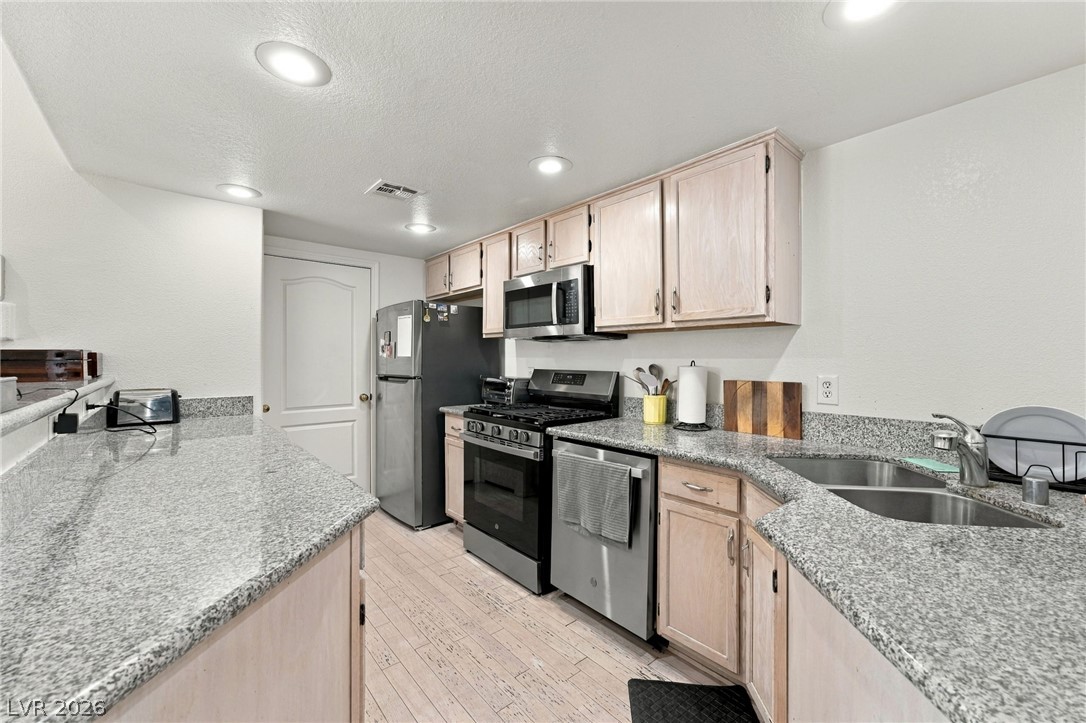 Photo 7 of 30, 7400 W Flamingo Road #2088