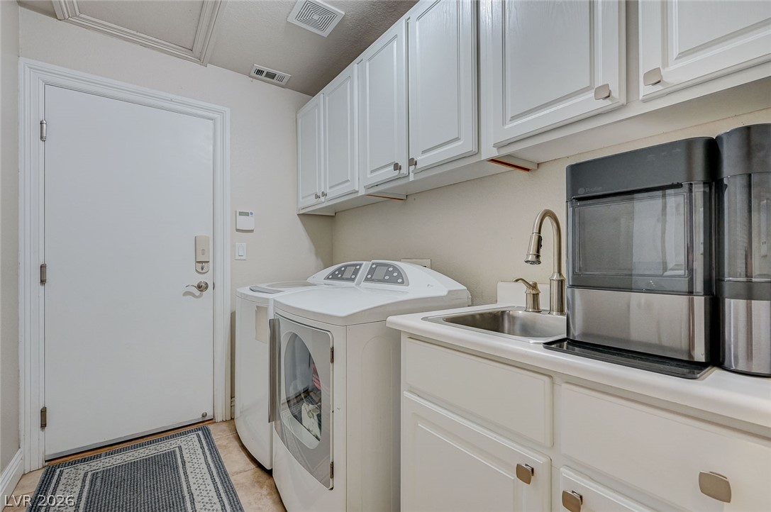Photo 51 of 64, 2115 HANDEL Avenue