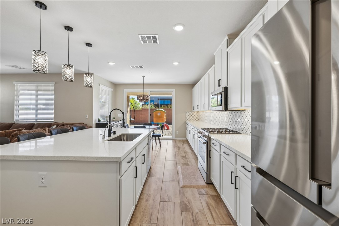 Photo 15 of 72, 194 Viento Ridge Street