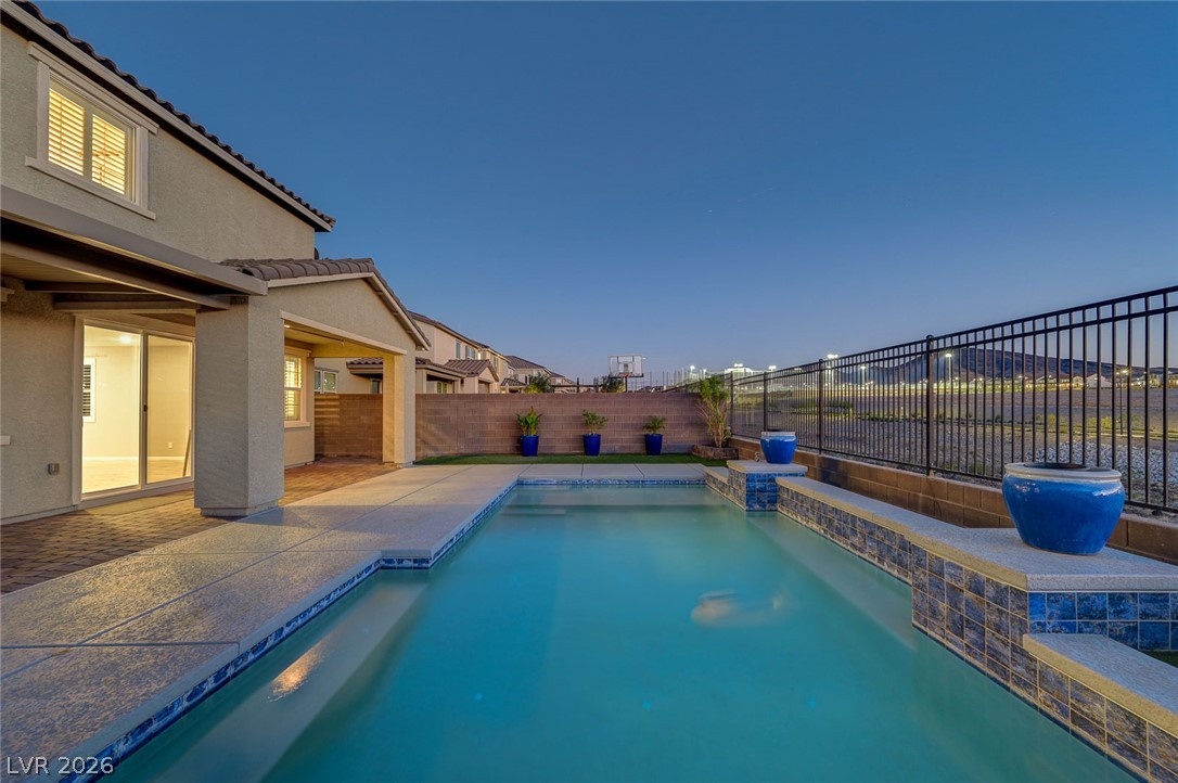 Photo 4 of 2587 Tolmezzo Street