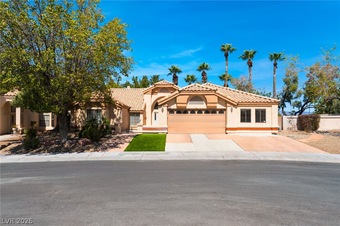 Photo 6 of 61, 2433 Chatfield Drive