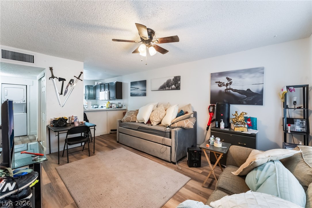 Photo 39 of 94, 828 Sagman Street