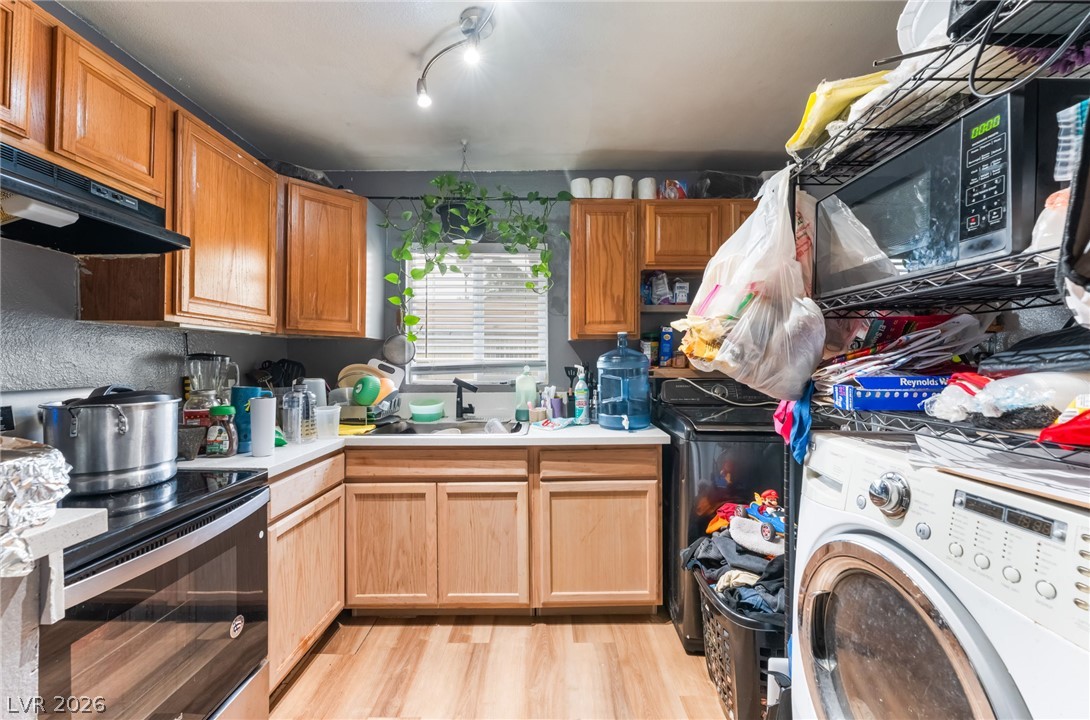 Photo 78 of 94, 828 Sagman Street