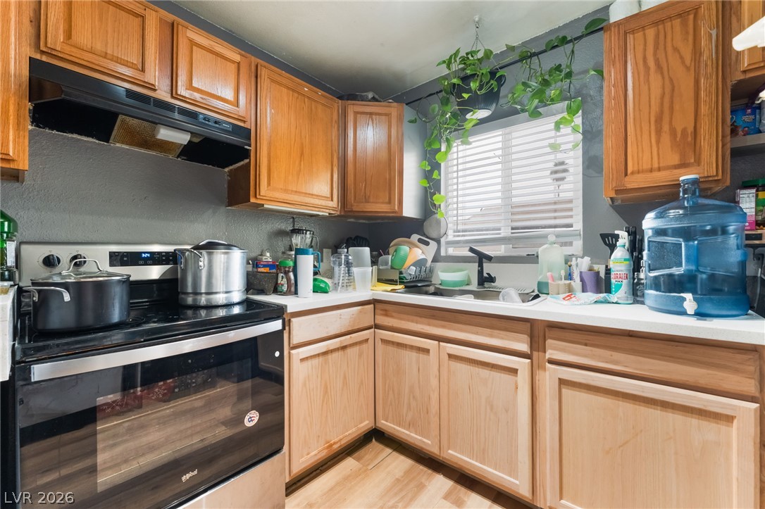 Photo 79 of 94, 828 Sagman Street