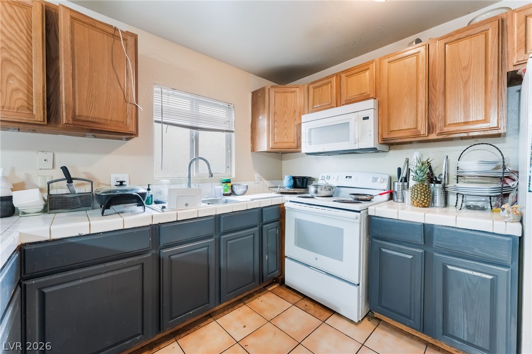Photo 90 of 94, 828 Sagman Street