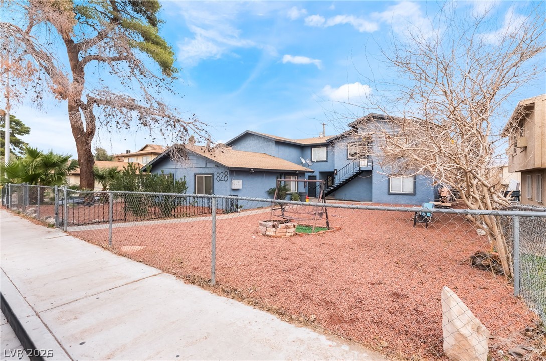Photo 2 of 828 Sagman Street