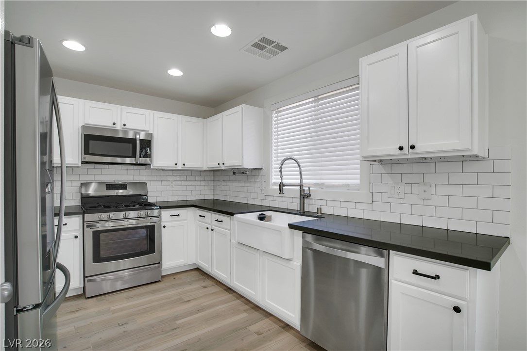Photo 9 of 32, 10250 HEADRICK Drive