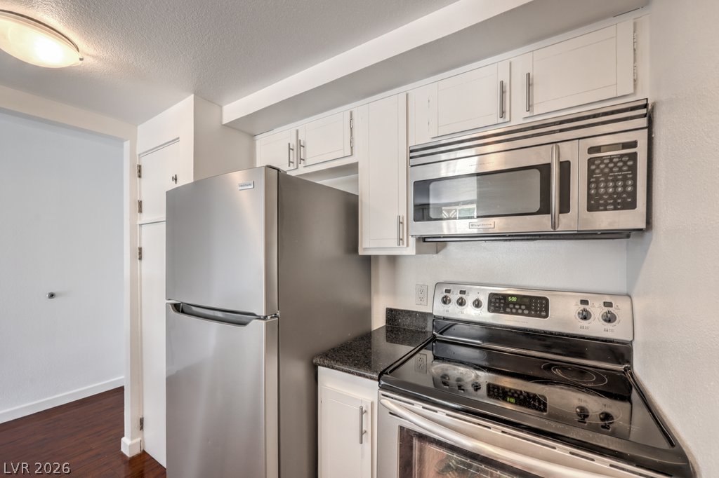 Photo 9 of 17, 205 E Harmon Avenue #107