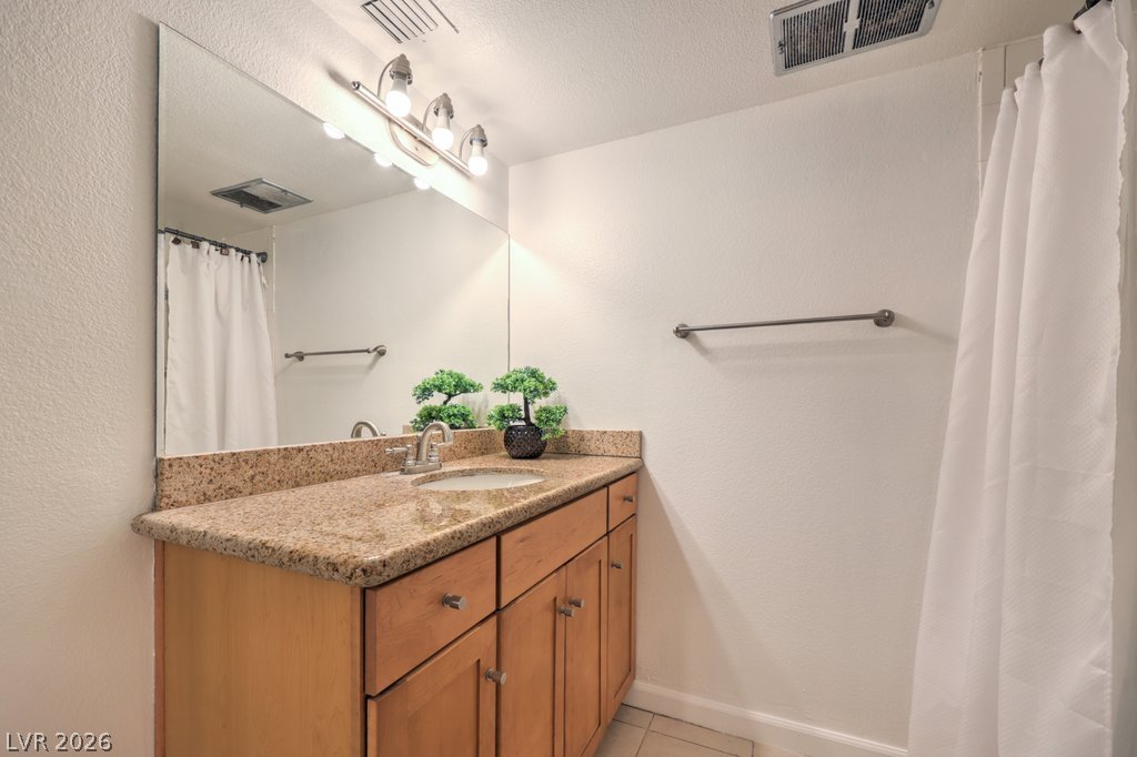 Photo 12 of 17, 205 E Harmon Avenue #107