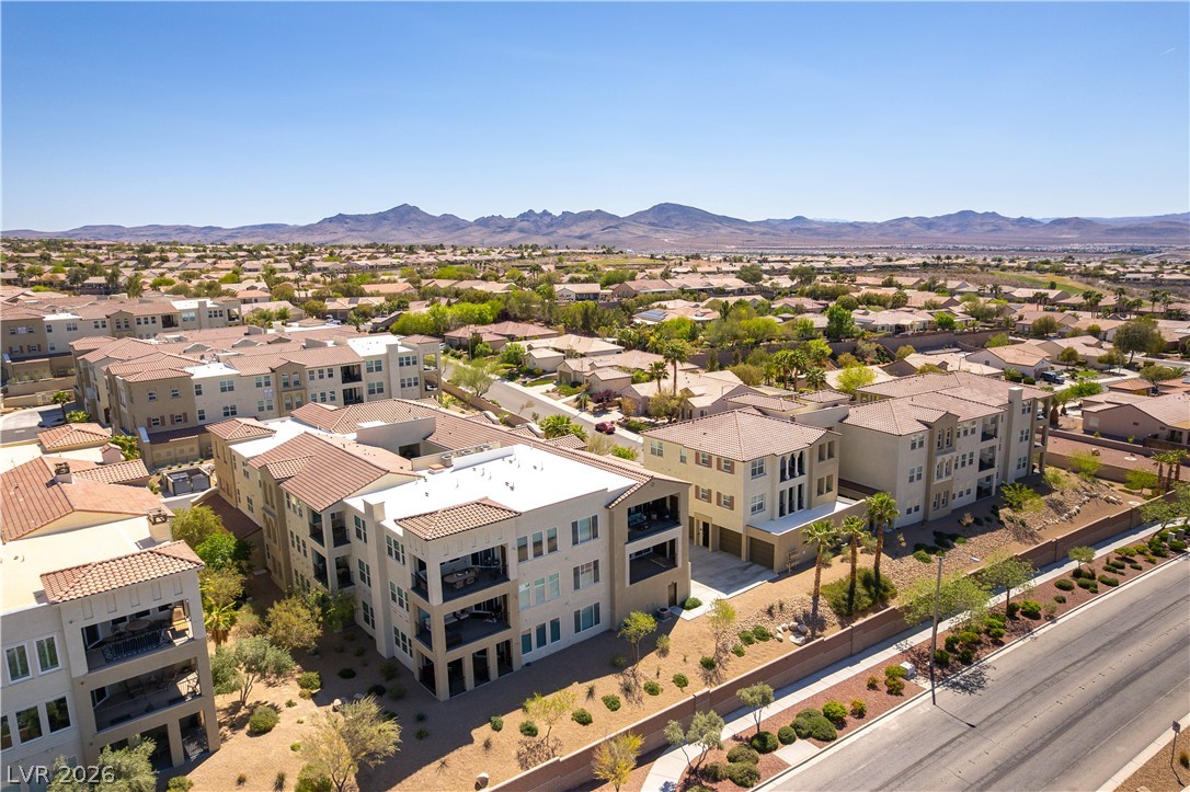 Photo 9 of 34, 2555 Hampton Road #2308