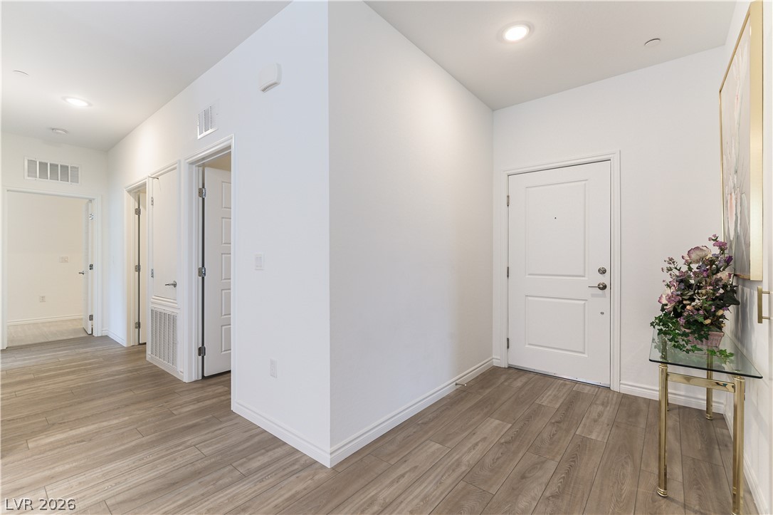 Photo 15 of 34, 2555 Hampton Road #2308