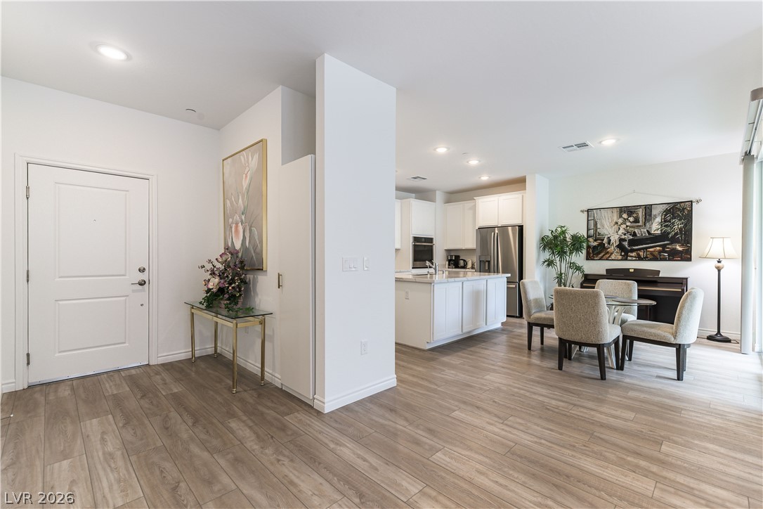Photo 16 of 34, 2555 Hampton Road #2308