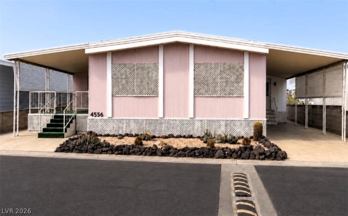 4556 Royal Ridge Way, Las Vegas 89103