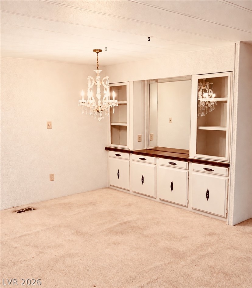 Photo 7 of 49, 4556 Royal Ridge Way