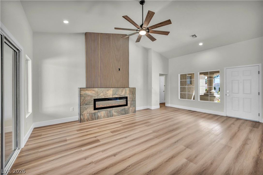 Photo 8 of 42, 9912 Rosamond Drive