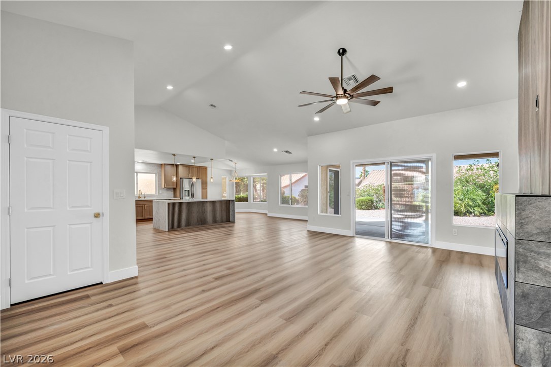Photo 12 of 42, 9912 Rosamond Drive