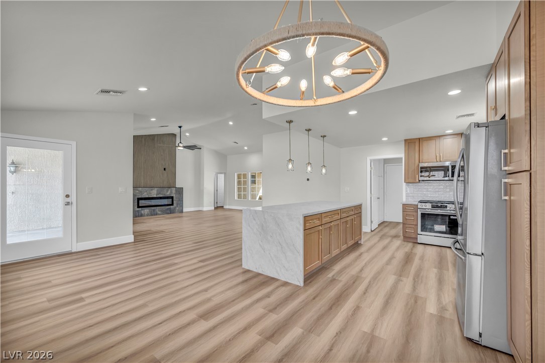 Photo 14 of 42, 9912 Rosamond Drive