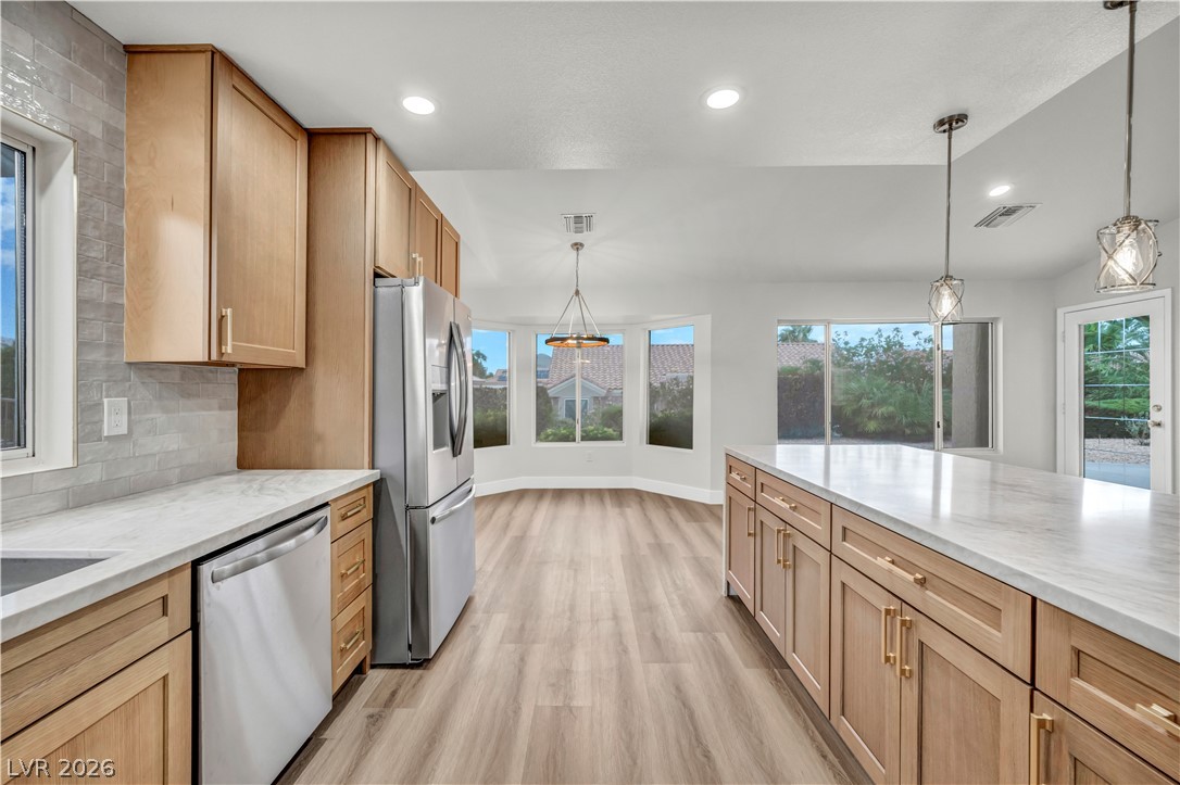 Photo 15 of 42, 9912 Rosamond Drive