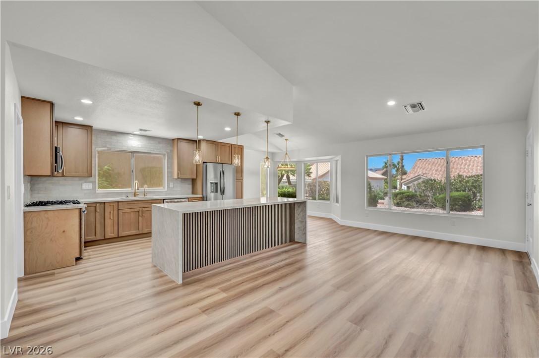 Photo 3 of 9912 Rosamond Drive