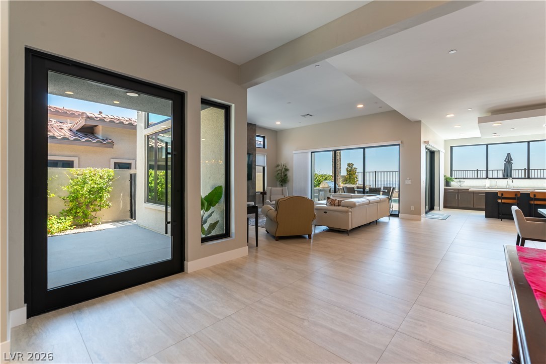 Photo 5 of 446 Highview Ridge Avenue
