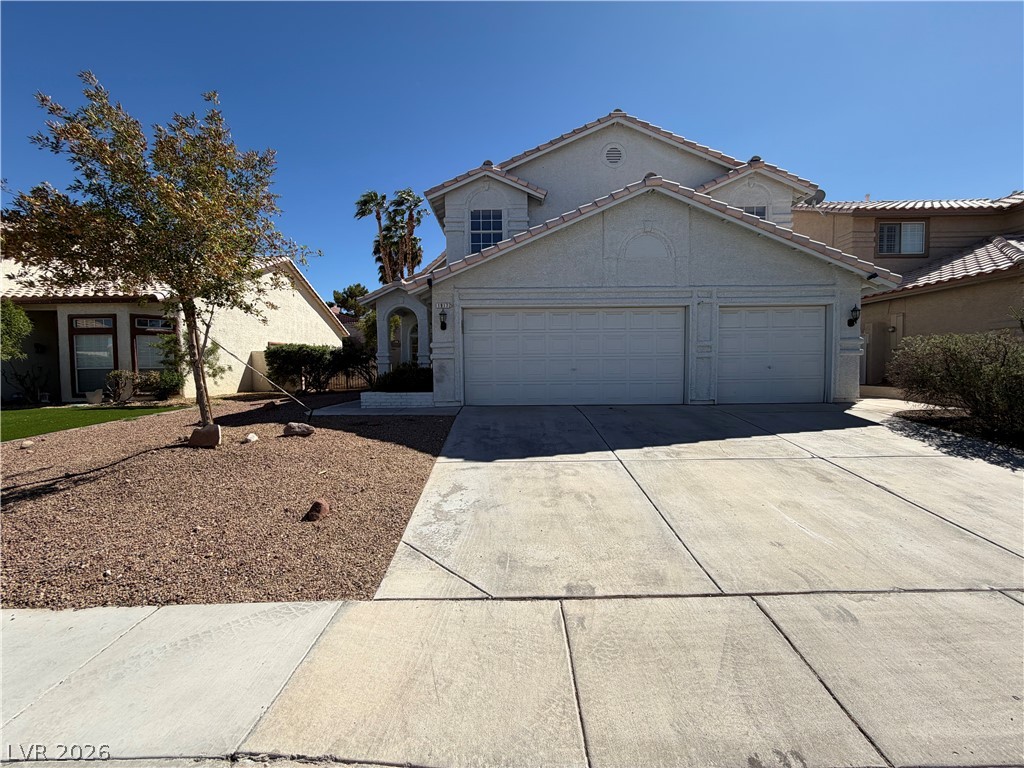 Photo 7 of 39, 1917 Altivo Drive