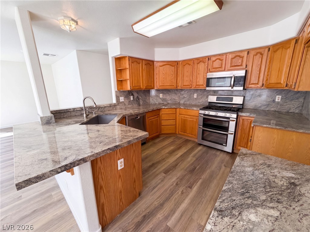 Photo 12 of 39, 1917 Altivo Drive