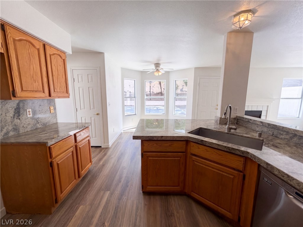 Photo 13 of 39, 1917 Altivo Drive
