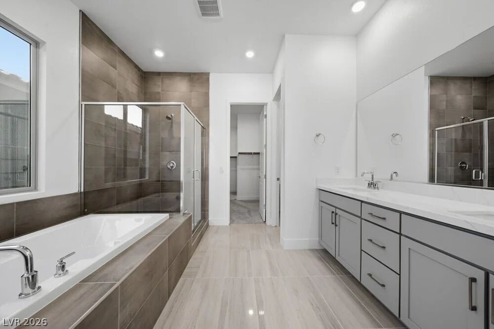 Photo 5 of 374 Tigullio Avenue