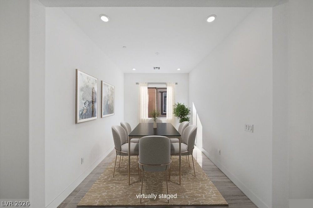 Photo 6 of 49, 374 Tigullio Avenue