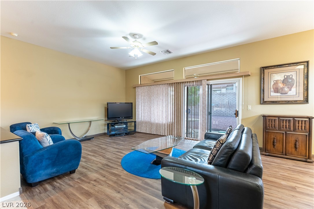 Photo 7 of 32, 3101 Hawksdale Drive