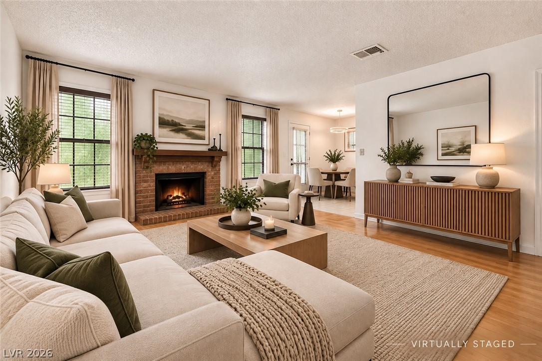 Photo 3 of 5576 W Rochelle Avenue #23D