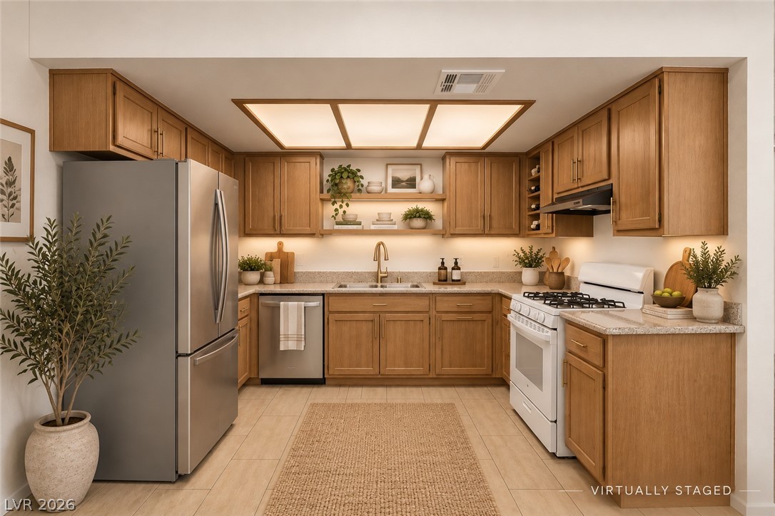 Photo 5 of 5576 W Rochelle Avenue #23D