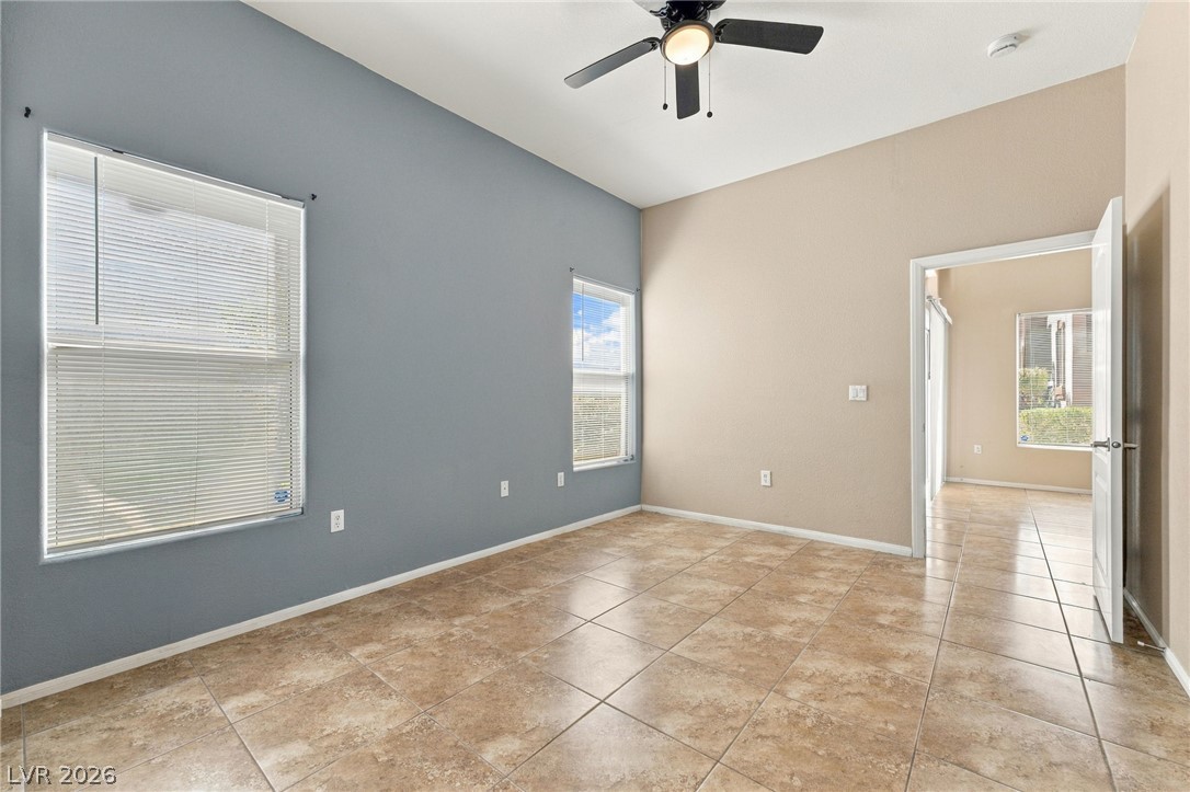 Photo 17 of 34, 2305 W Horizon Ridge Parkway #211