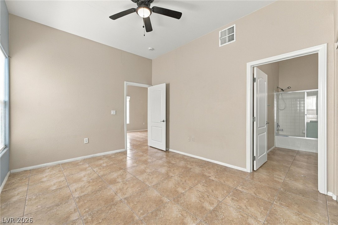 Photo 18 of 34, 2305 W Horizon Ridge Parkway #211