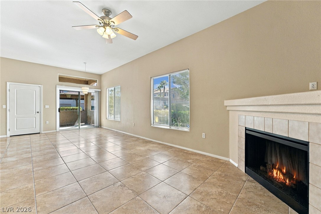 Photo 5 of 2305 W Horizon Ridge Parkway #211