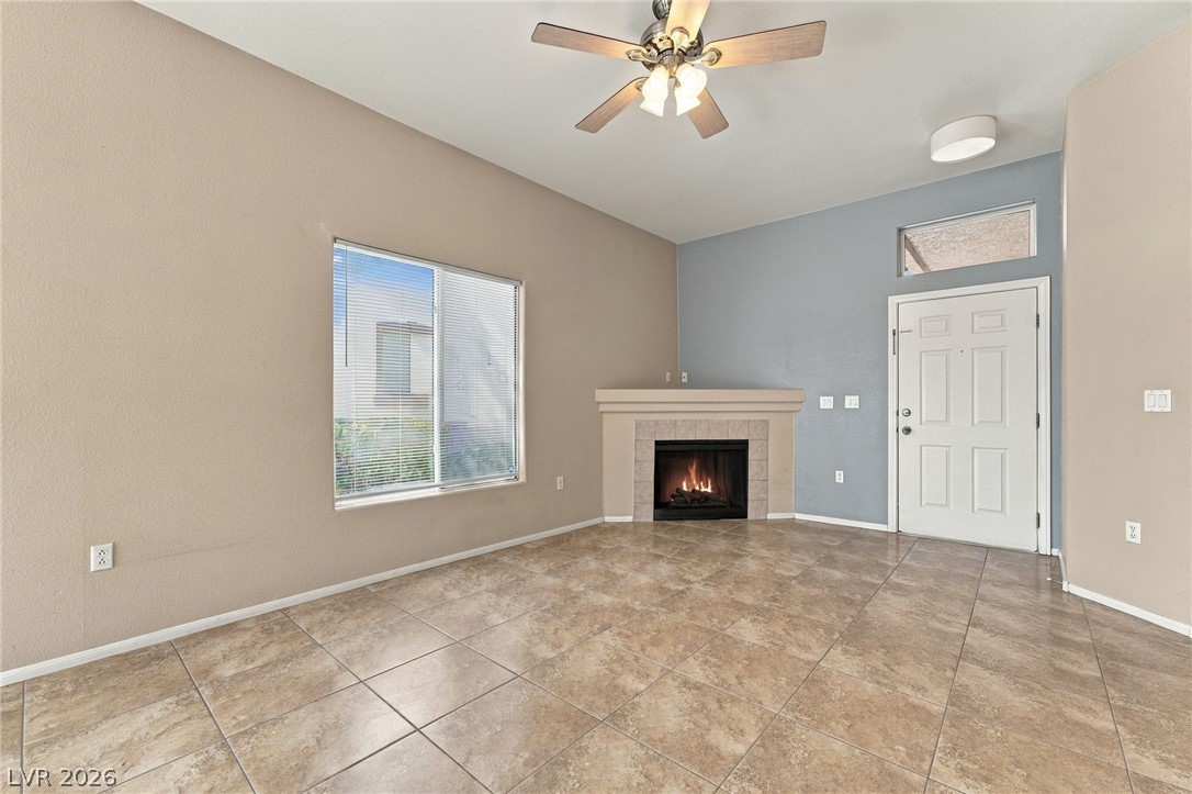 Photo 6 of 34, 2305 W Horizon Ridge Parkway #211