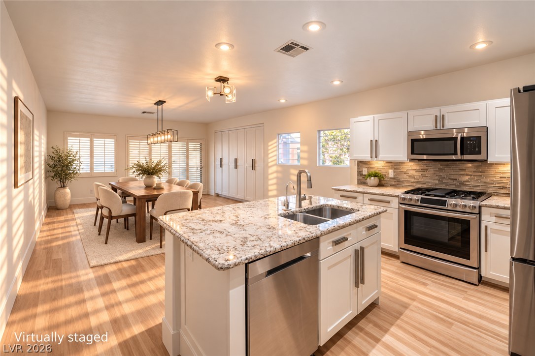 Photo 7 of 32, 601 Bear Grass Street