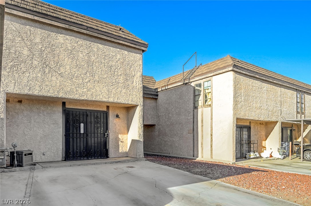 Photo 4 of 6518 Ironbark Lane