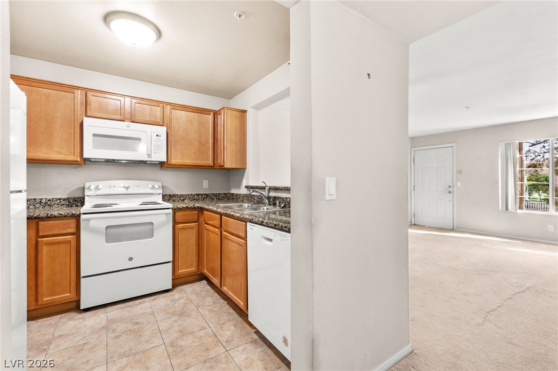 Photo 11 of 29, 7720 Secret Shore Drive #202