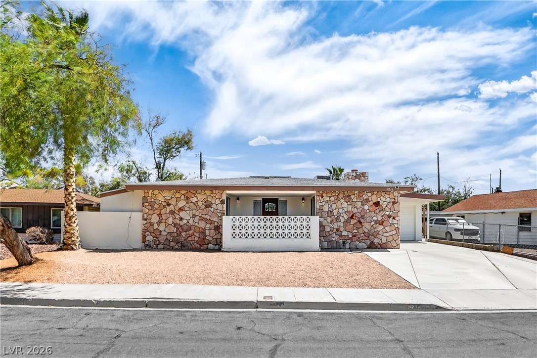 Photo 3 of 1211 Paiute Drive