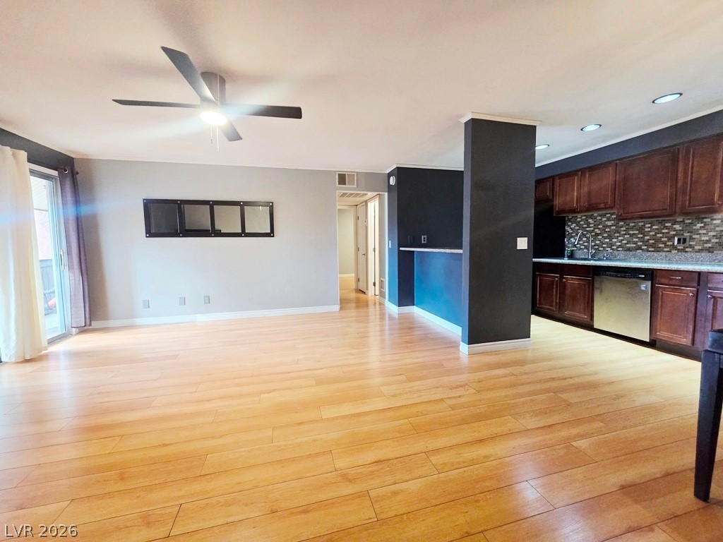Photo 8 of 40, 5207 Indian River Drive #246