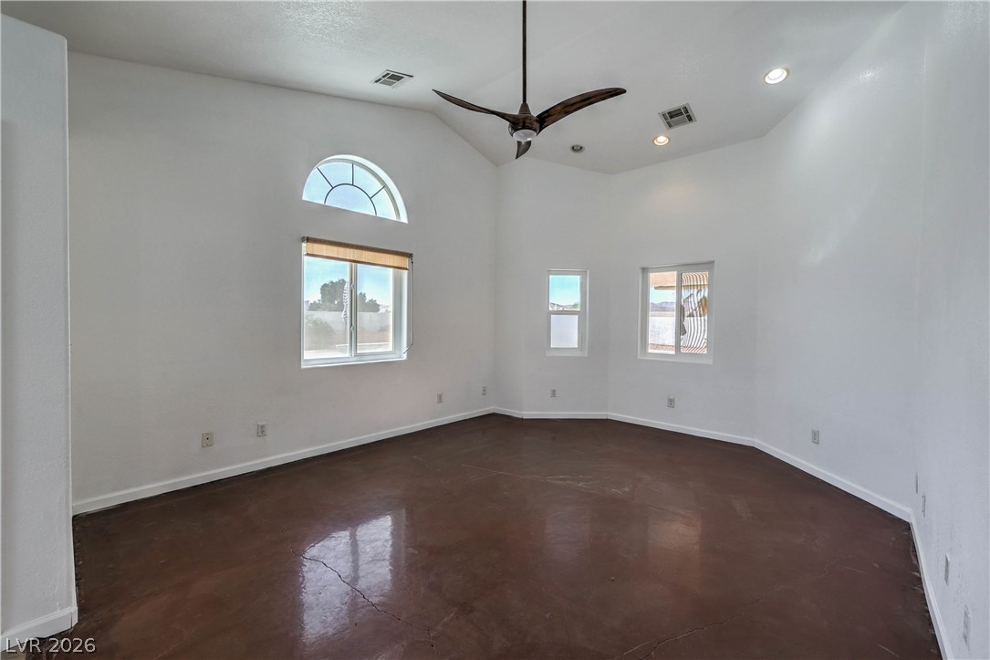 Photo 12 of 63, 3195 Heyer Street